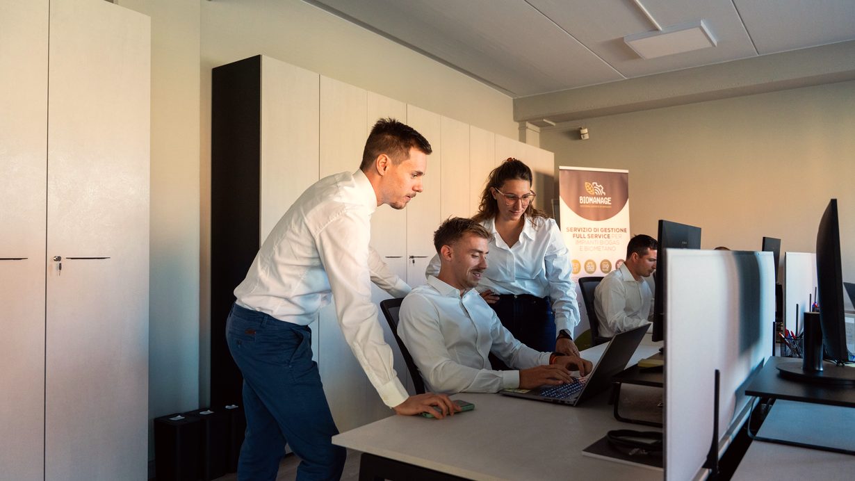 La squadra BioManage al lavoro sulle postazioni di controllo